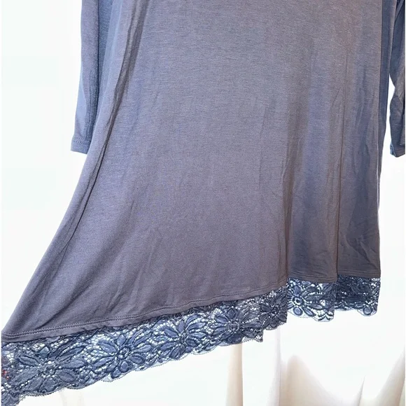 NWOT LACY TRIM TUNIC TOP - Picture 1 of 9